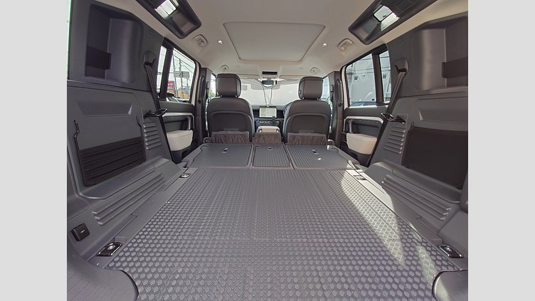 2023 認定中古車 Land Rover Defender 110 フジホワイト D300 AWD（AT） X-DYNAMIC HSE