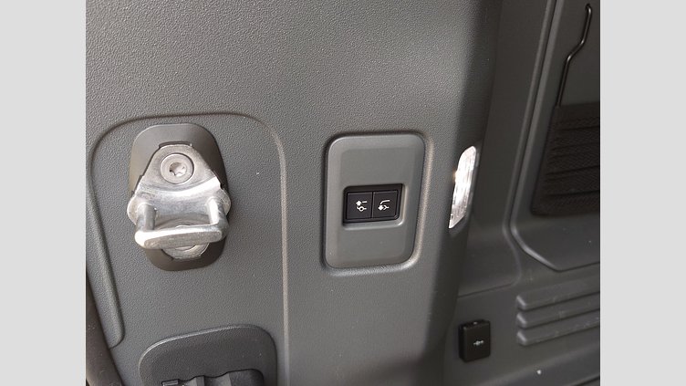 2023 認定中古車 Land Rover Defender 110 フジホワイト D300 AWD（AT） X-DYNAMIC HSE