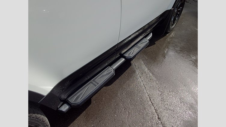 2023 認定中古車 Land Rover Defender 110 フジホワイト D300 AWD（AT） X-DYNAMIC HSE