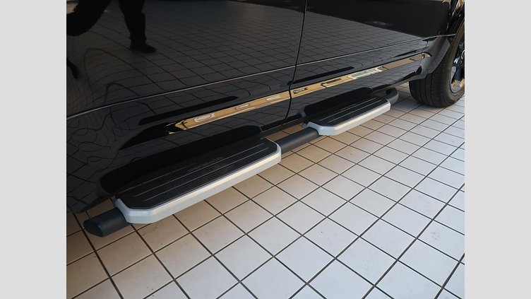 2023 認定中古車 Land Rover Defender 110 サントリーニブラック D300 AWD（AT） X-DYNAMIC HSE