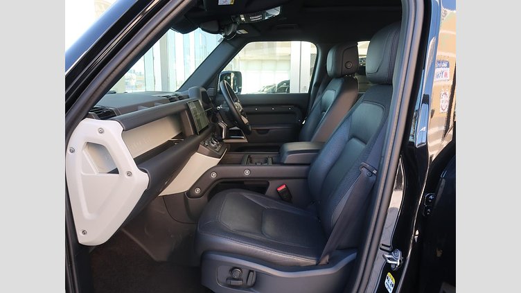 2023 認定中古車 Land Rover Defender 110 サントリーニブラック D300 AWD（AT） X-DYNAMIC HSE