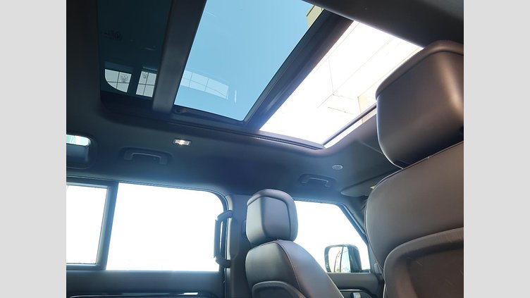 2023 認定中古車 Land Rover Defender 110 サントリーニブラック D300 AWD（AT） X-DYNAMIC HSE