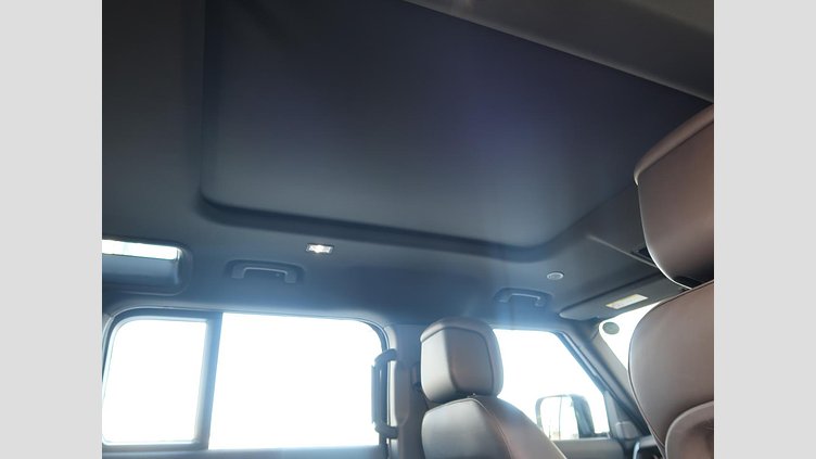 2023 認定中古車 Land Rover Defender 110 サントリーニブラック D300 AWD（AT） X-DYNAMIC HSE