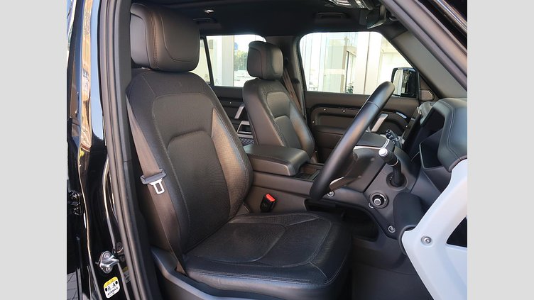 2023 認定中古車 Land Rover Defender 110 サントリーニブラック D300 AWD（AT） X-DYNAMIC HSE