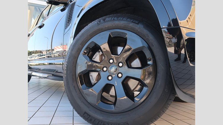 2023 認定中古車 Land Rover Defender 110 サントリーニブラック D300 AWD（AT） X-DYNAMIC HSE