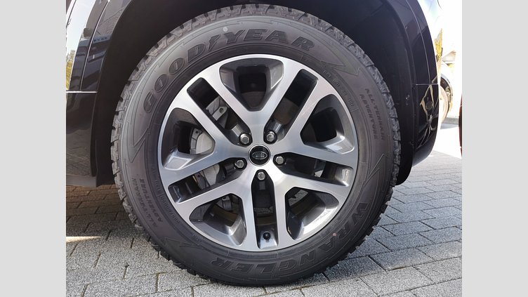 2024 認定中古車 Land Rover Defender 110 サントリーニブラック D350 ディーゼルマイルドハイブリッド X-Dynamic SE