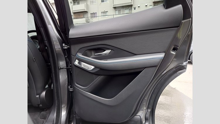 2019 認定中古車 Jaguar E-Pace コリスグレー D180 オートマチック全輪駆動 R-DYNAMIC S