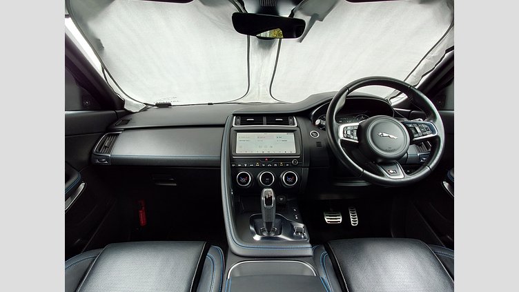 2019 認定中古車 Jaguar E-Pace コリスグレー D180 オートマチック全輪駆動 R-DYNAMIC S