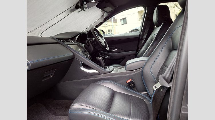 2019 認定中古車 Jaguar E-Pace コリスグレー D180 オートマチック全輪駆動 R-DYNAMIC S