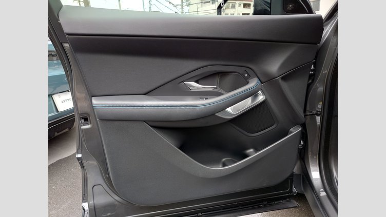 2019 認定中古車 Jaguar E-Pace コリスグレー D180 オートマチック全輪駆動 R-DYNAMIC S