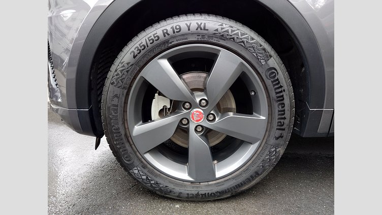 2019 認定中古車 Jaguar E-Pace コリスグレー D180 オートマチック全輪駆動 R-DYNAMIC S