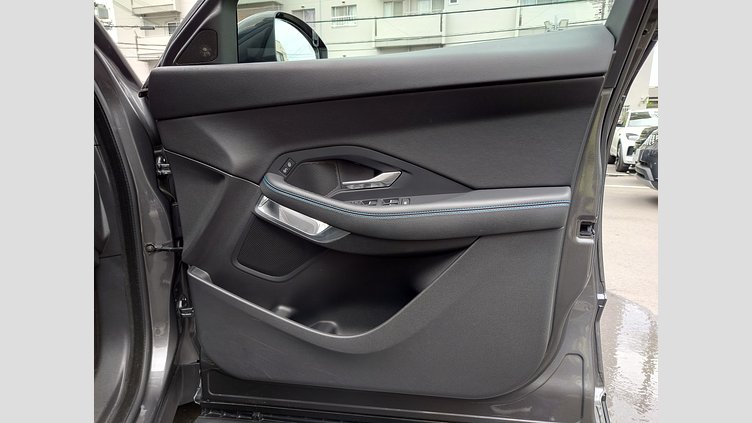 2019 認定中古車 Jaguar E-Pace コリスグレー D180 オートマチック全輪駆動 R-DYNAMIC S