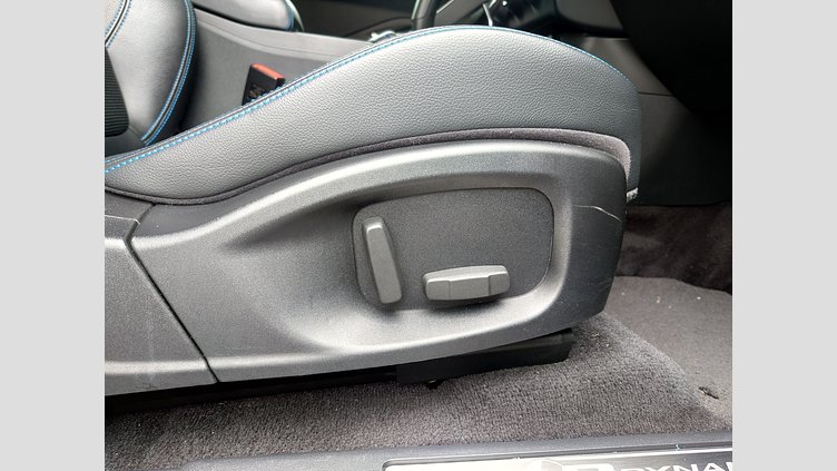 2019 認定中古車 Jaguar E-Pace コリスグレー D180 オートマチック全輪駆動 R-DYNAMIC S