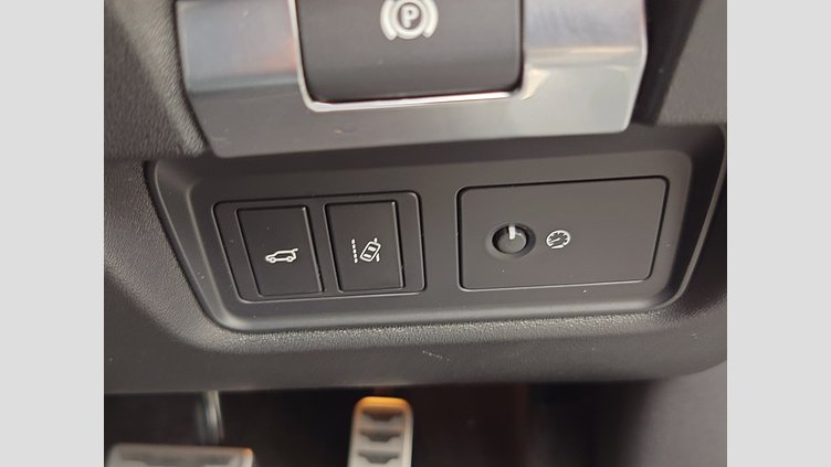 2019 認定中古車 Jaguar E-Pace コリスグレー D180 オートマチック全輪駆動 R-DYNAMIC S