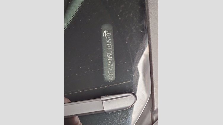 2019 認定中古車 Jaguar E-Pace コリスグレー D180 オートマチック全輪駆動 R-DYNAMIC S