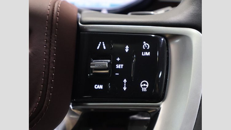 2024 認定中古車 Land Rover Range Rover オストゥーニパールホワイト（お取り扱いの有無については正規ディーラーにお問い合わせください） D300 AWD MHEV（AT） スタンダードホイールベース HSE