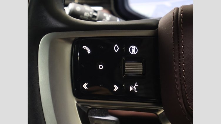 2024 認定中古車 Land Rover Range Rover オストゥーニパールホワイト（お取り扱いの有無については正規ディーラーにお問い合わせください） D300 AWD MHEV（AT） スタンダードホイールベース HSE
