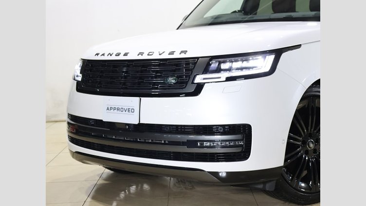 2024 認定中古車 Land Rover Range Rover オストゥーニパールホワイト（お取り扱いの有無については正規ディーラーにお問い合わせください） D300 AWD MHEV（AT） スタンダードホイールベース HSE