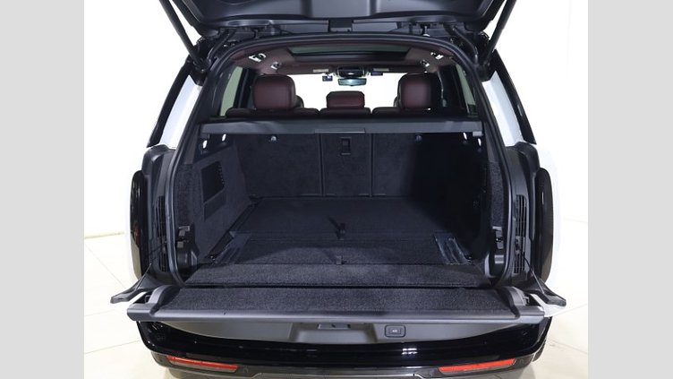 2024 認定中古車 Land Rover Range Rover オストゥーニパールホワイト（お取り扱いの有無については正規ディーラーにお問い合わせください） D300 AWD MHEV（AT） スタンダードホイールベース HSE