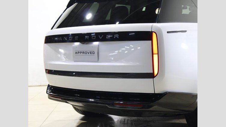 2024 認定中古車 Land Rover Range Rover オストゥーニパールホワイト（お取り扱いの有無については正規ディーラーにお問い合わせください） D300 AWD MHEV（AT） スタンダードホイールベース HSE