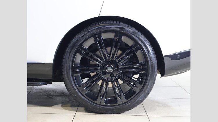 2024 認定中古車 Land Rover Range Rover オストゥーニパールホワイト（お取り扱いの有無については正規ディーラーにお問い合わせください） D300 AWD MHEV（AT） スタンダードホイールベース HSE