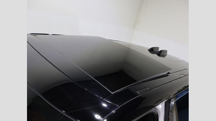 2024 認定中古車 Land Rover Range Rover オストゥーニパールホワイト（お取り扱いの有無については正規ディーラーにお問い合わせください） D300 AWD MHEV（AT） スタンダードホイールベース HSE