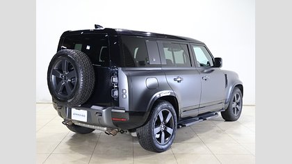 Defender 110 17