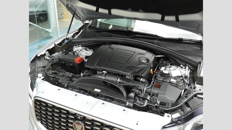 2022 認定中古車 Jaguar F-Pace ハクバシルバー P250 AWD（オートマチック） S