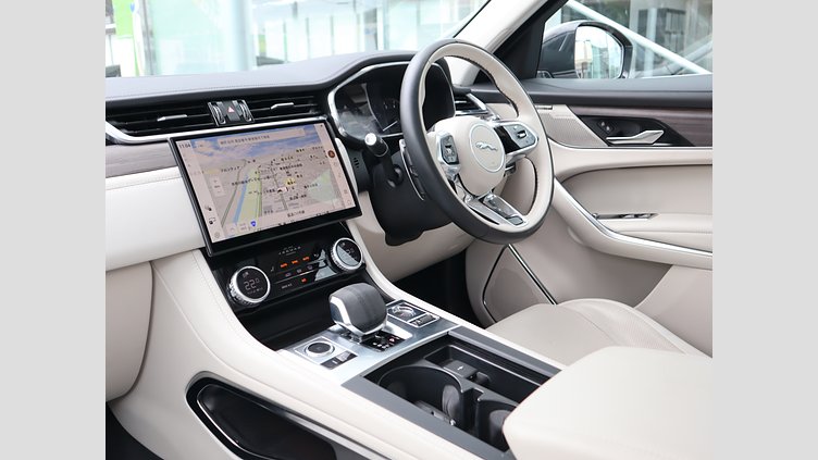 2022 認定中古車 Jaguar F-Pace ハクバシルバー P250 AWD（オートマチック） S