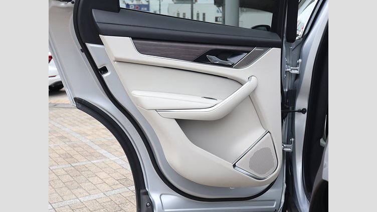 2022 認定中古車 Jaguar F-Pace ハクバシルバー P250 AWD（オートマチック） S