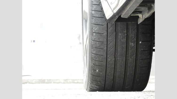 2022 認定中古車 Jaguar F-Pace ハクバシルバー P250 AWD（オートマチック） S