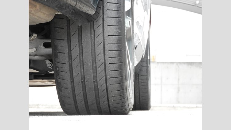 2022 認定中古車 Jaguar F-Pace ハクバシルバー P250 AWD（オートマチック） S