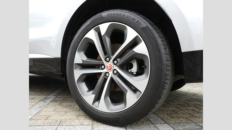 2022 認定中古車 Jaguar F-Pace ハクバシルバー P250 AWD（オートマチック） S