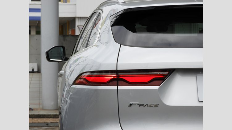 2022 認定中古車 Jaguar F-Pace ハクバシルバー P250 AWD（オートマチック） S