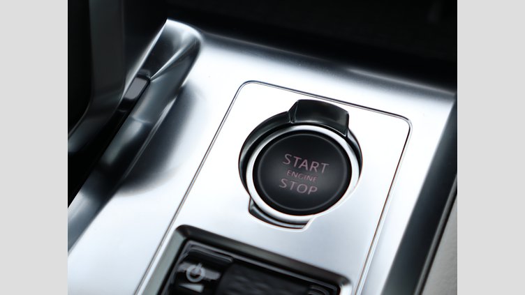 2022 認定中古車 Jaguar F-Pace ハクバシルバー P250 AWD（オートマチック） S