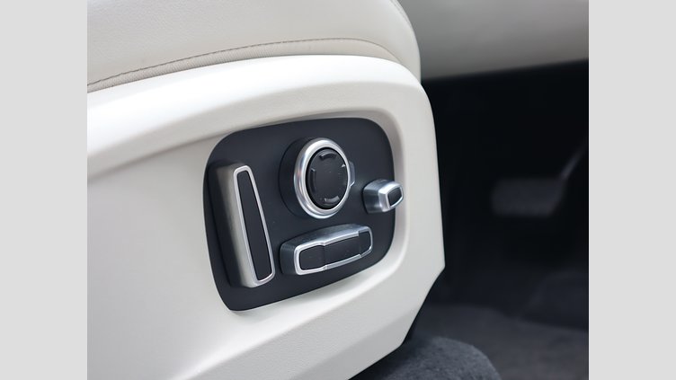 2022 認定中古車 Jaguar F-Pace ハクバシルバー P250 AWD（オートマチック） S