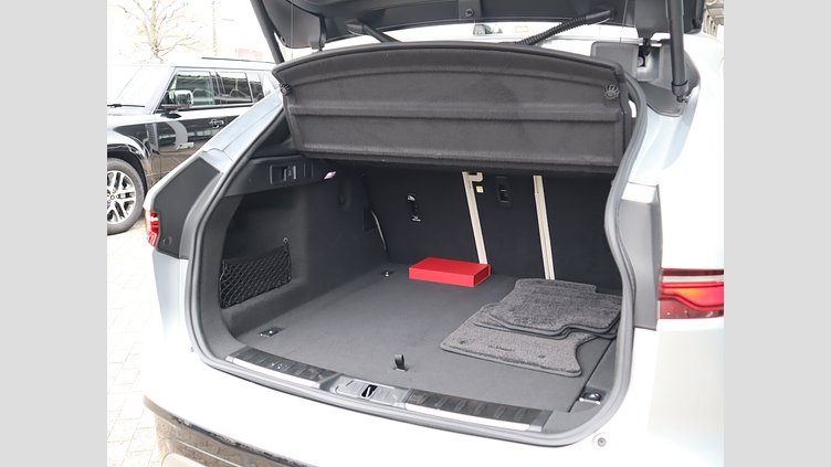 2022 認定中古車 Jaguar F-Pace ハクバシルバー P250 AWD（オートマチック） S