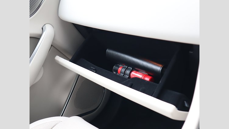 2022 認定中古車 Jaguar F-Pace ハクバシルバー P250 AWD（オートマチック） S