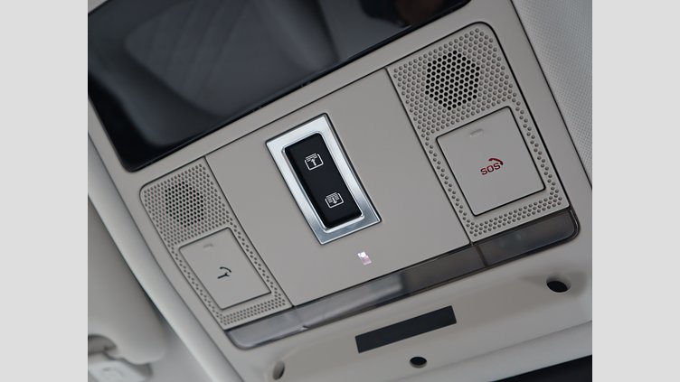 2022 認定中古車 Jaguar F-Pace ハクバシルバー P250 AWD（オートマチック） S