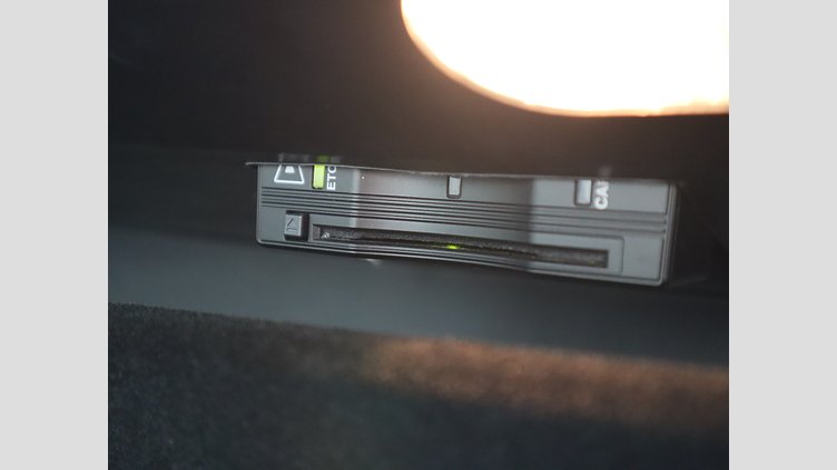 2022 認定中古車 Jaguar F-Pace ハクバシルバー P250 AWD（オートマチック） S