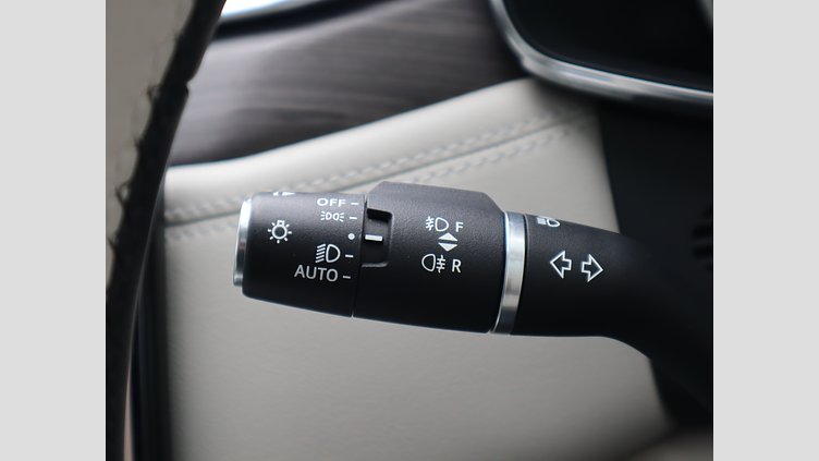 2022 認定中古車 Jaguar F-Pace ハクバシルバー P250 AWD（オートマチック） S