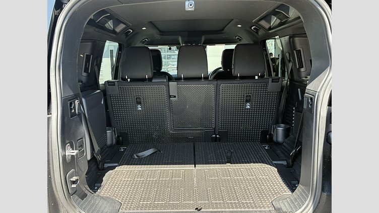 2021 認定中古車 Land Rover Defender 110 サントリーニブラック D300 AWD（AT） X-DYNAMIC SE