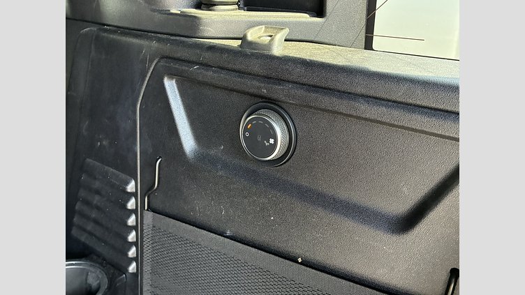 2021 認定中古車 Land Rover Defender 110 サントリーニブラック D300 AWD（AT） X-DYNAMIC SE