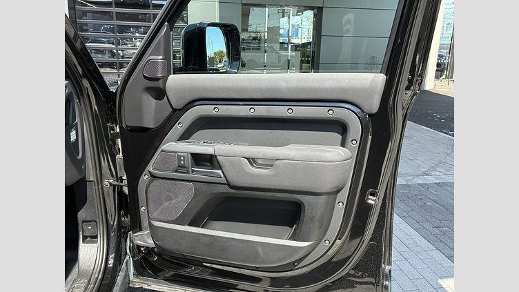 2021 認定中古車 Land Rover Defender 110 サントリーニブラック D300 AWD（AT） X-DYNAMIC SE