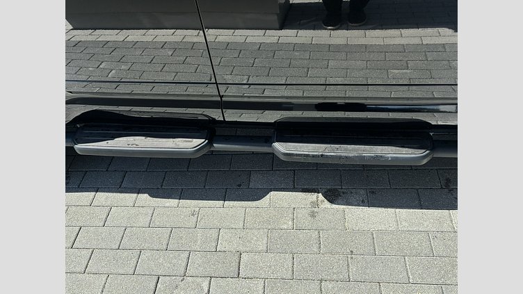 2021 認定中古車 Land Rover Defender 110 サントリーニブラック D300 AWD（AT） X-DYNAMIC SE