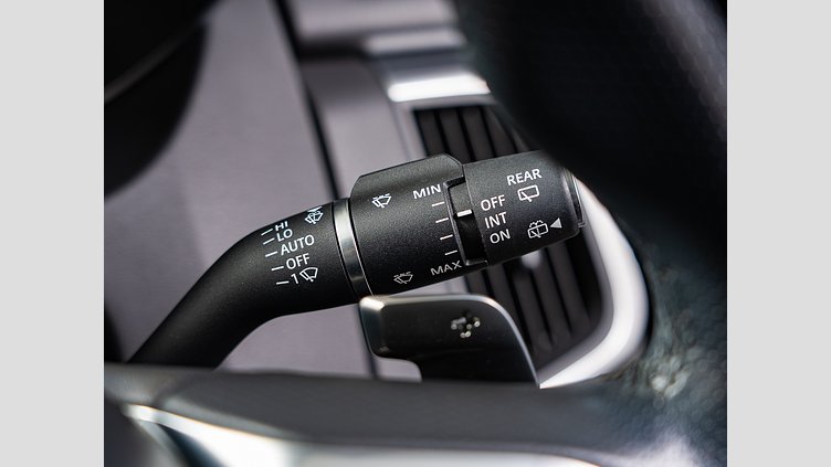 2023 認定中古車 Jaguar E-Pace サントリーニブラック D200 AWD（オートマチック） R-DYNAMICブラックエディション