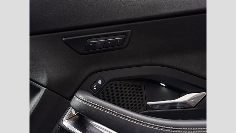 2023 認定中古車 Jaguar E-Pace サントリーニブラック D200 AWD（オートマチック） R-DYNAMICブラックエディション