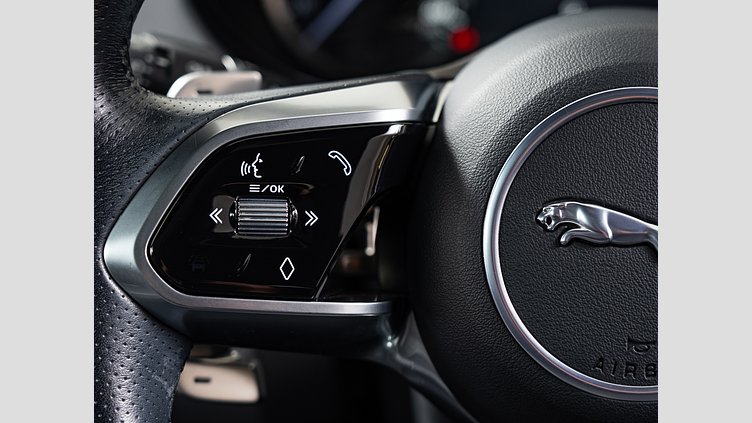 2023 認定中古車 Jaguar E-Pace サントリーニブラック D200 AWD（オートマチック） R-DYNAMICブラックエディション