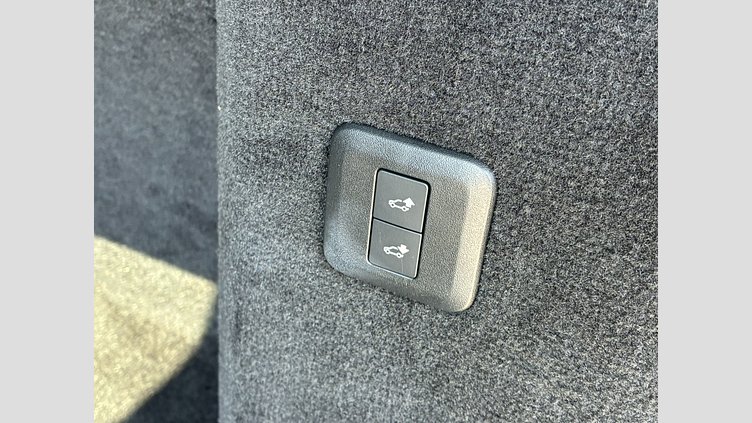 2020 認定中古車 Land Rover Range Rover Sport フィレンツェレッド 5.0リッターV8スーパーチャージドガソリンSVR（575 PS） SVR