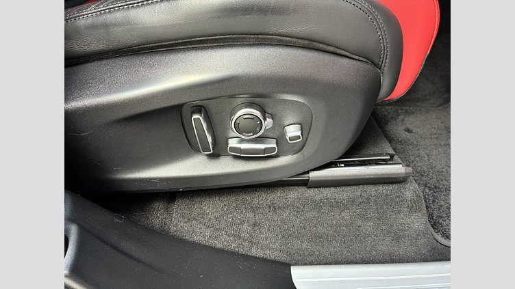 2020 認定中古車 Land Rover Range Rover Sport フィレンツェレッド 5.0リッターV8スーパーチャージドガソリンSVR（575 PS） SVR